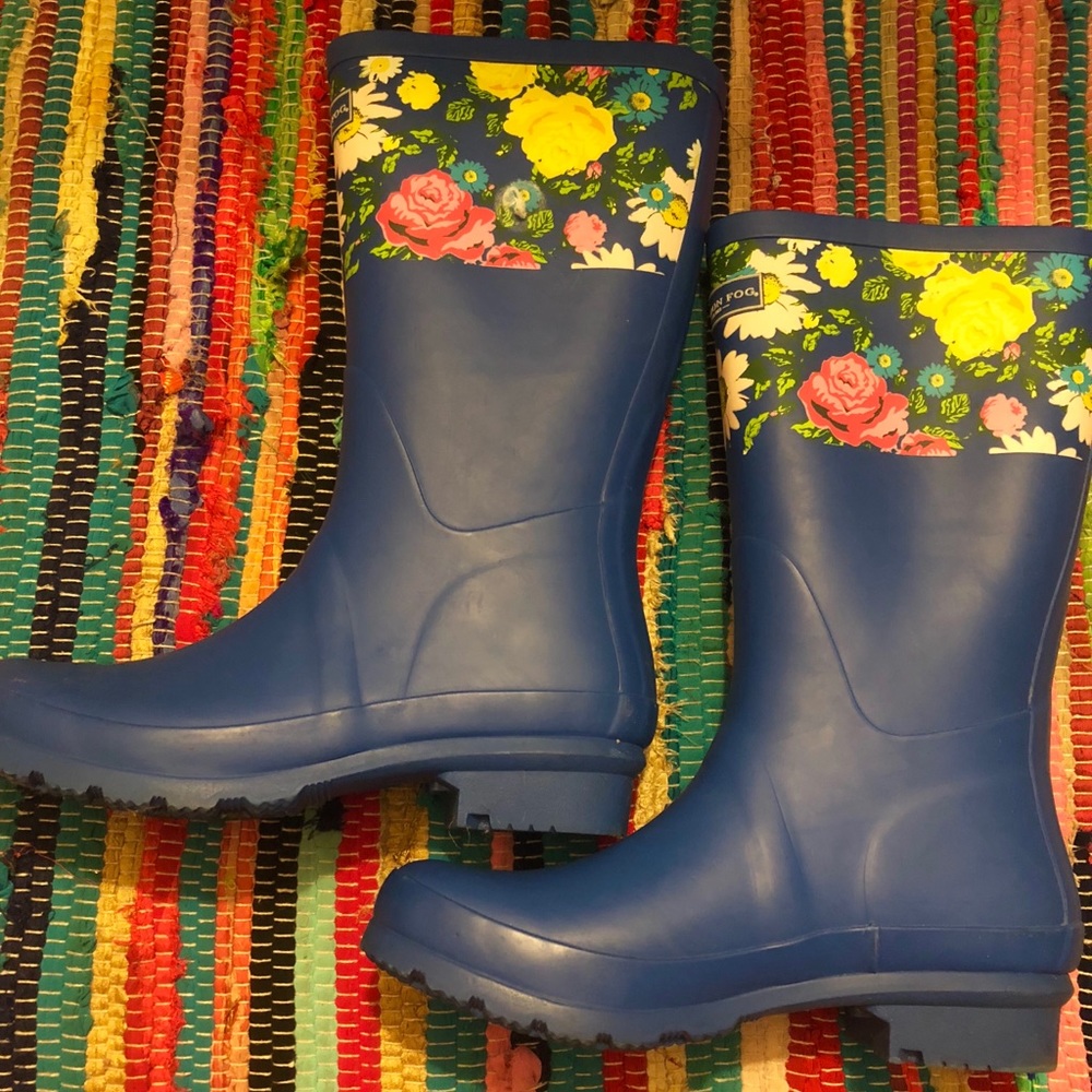 London Fog rain boots, like new.